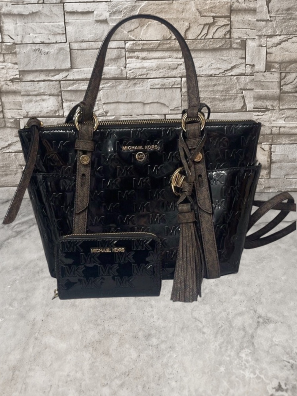 Michael Kors Sullivan Patent Leather Crossbody & Matching Wallet Black Logo